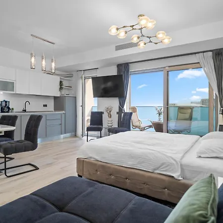 Marina Surf Breeze Apartment *