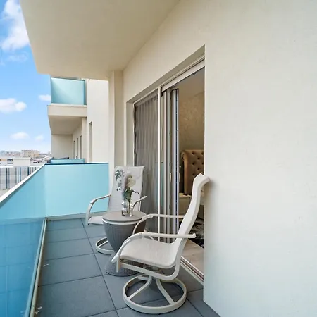 Marina Surf Breeze Apartment *